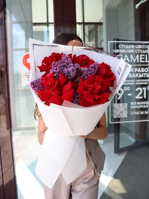 БУКЕТ СИРЕНИ И РОЗ — фото 5