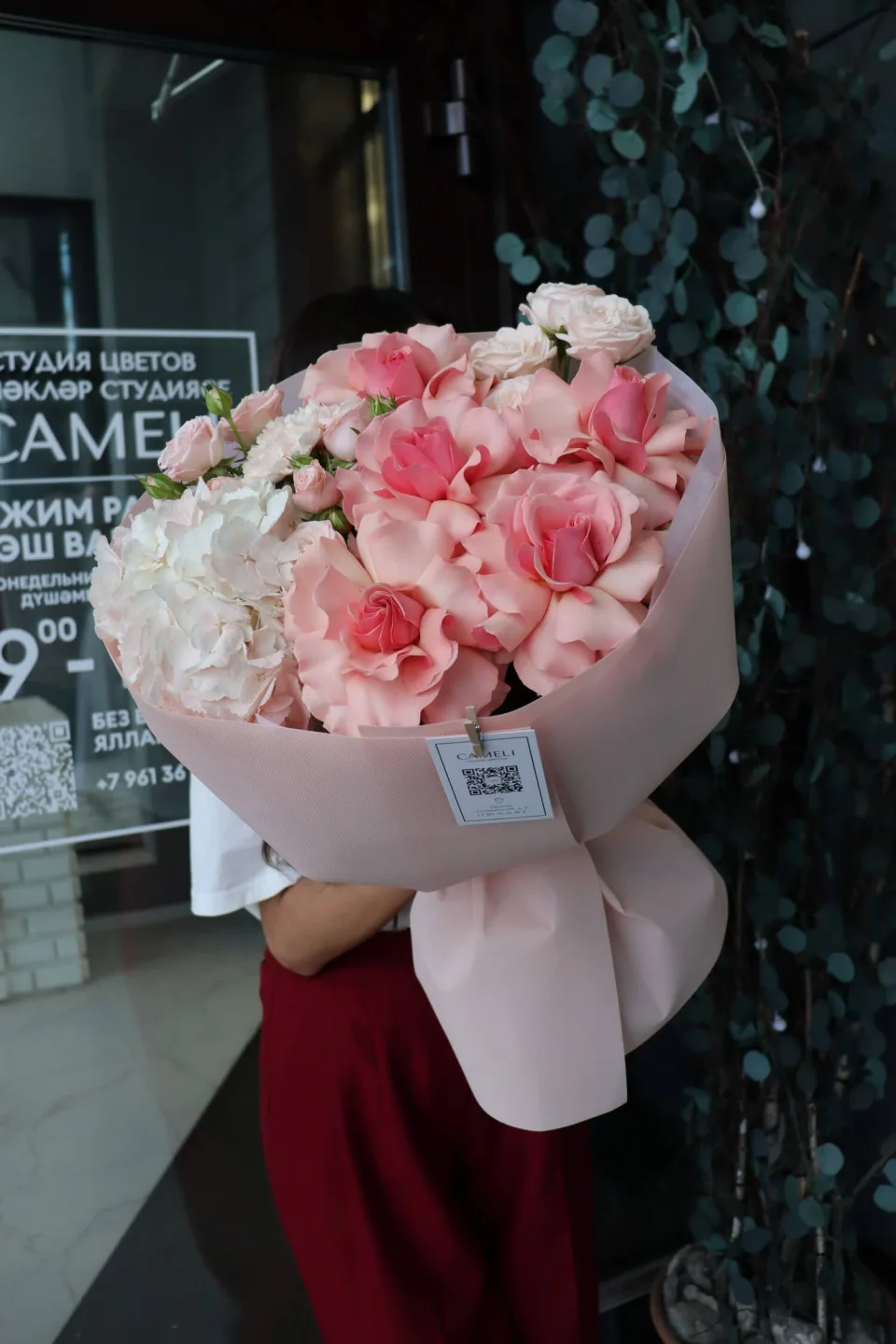 БУКЕТ ИЗ РОЗ "РОСКОШНЫЙ РОЗОВЫЙ"